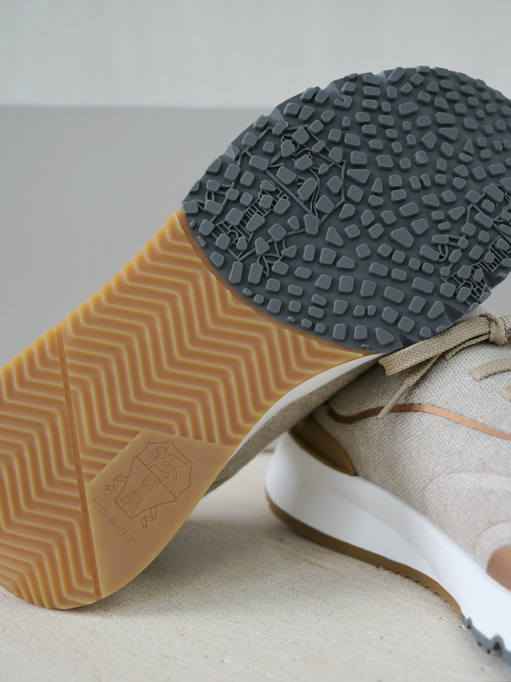 Brunello Cucinelli Herren Sneaker aus Strick mit Metallic-Details in Beige