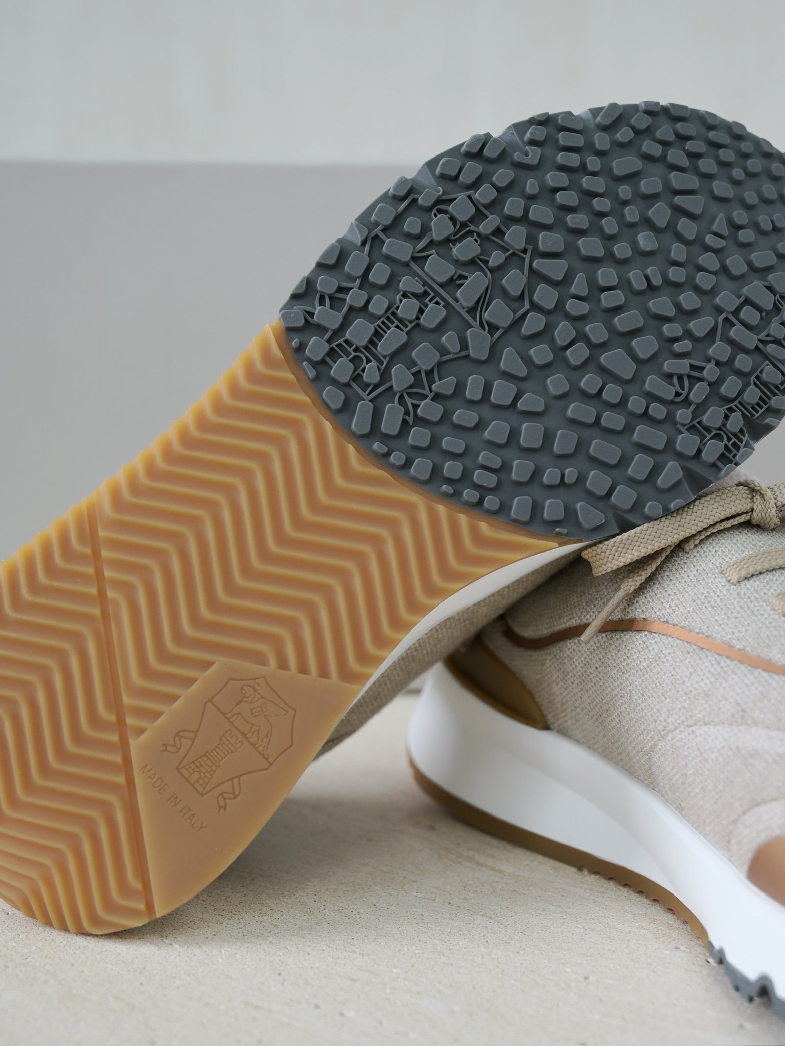 Brunello Cucinelli Herren Sneaker aus Strick mit Metallic-Details in Beige