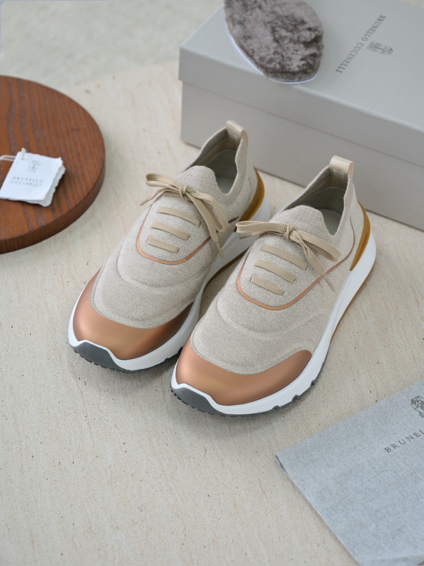 Brunello Cucinelli Herren Sneaker aus Strick mit Metallic-Details in Beige