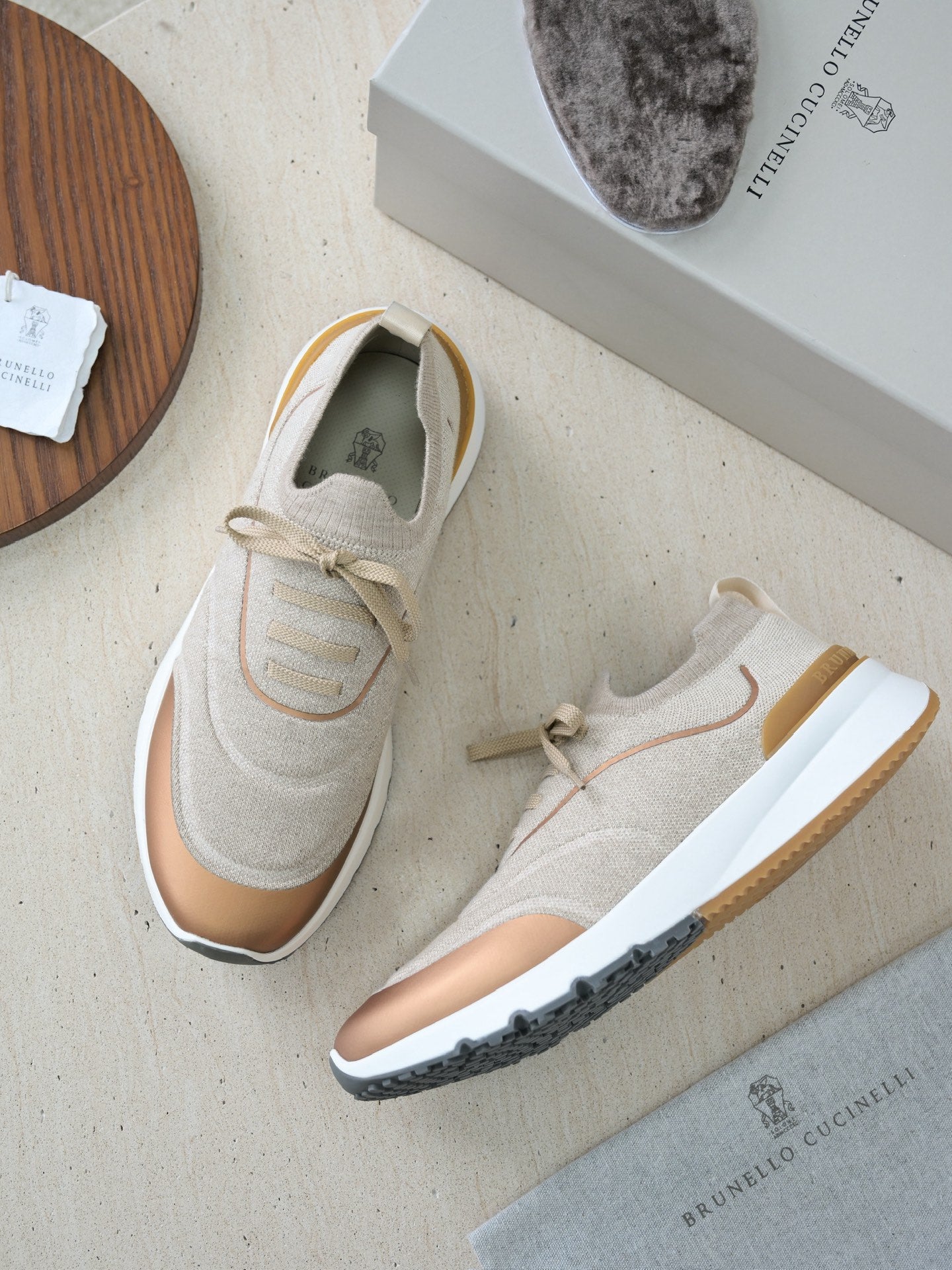 Brunello Cucinelli Herren Sneaker aus Strick mit Metallic-Details in Beige