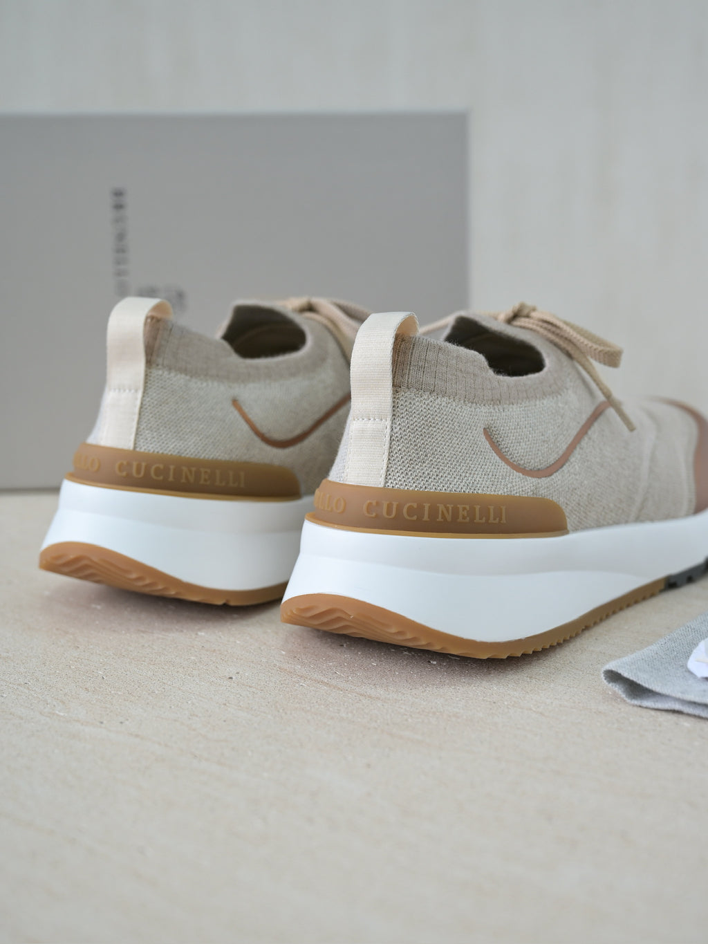 Brunello Cucinelli Herren Sneaker aus Strick mit Metallic-Details in Beige