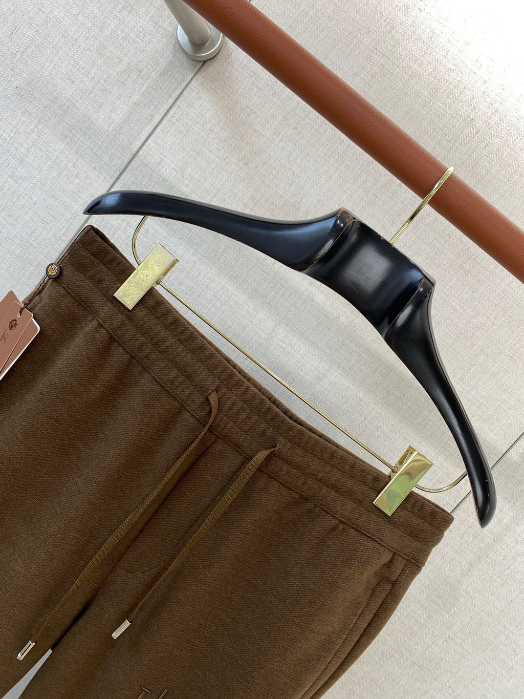 Loro Piana Braune Herren Sweatpants mit Kordelzug und Sticklogo