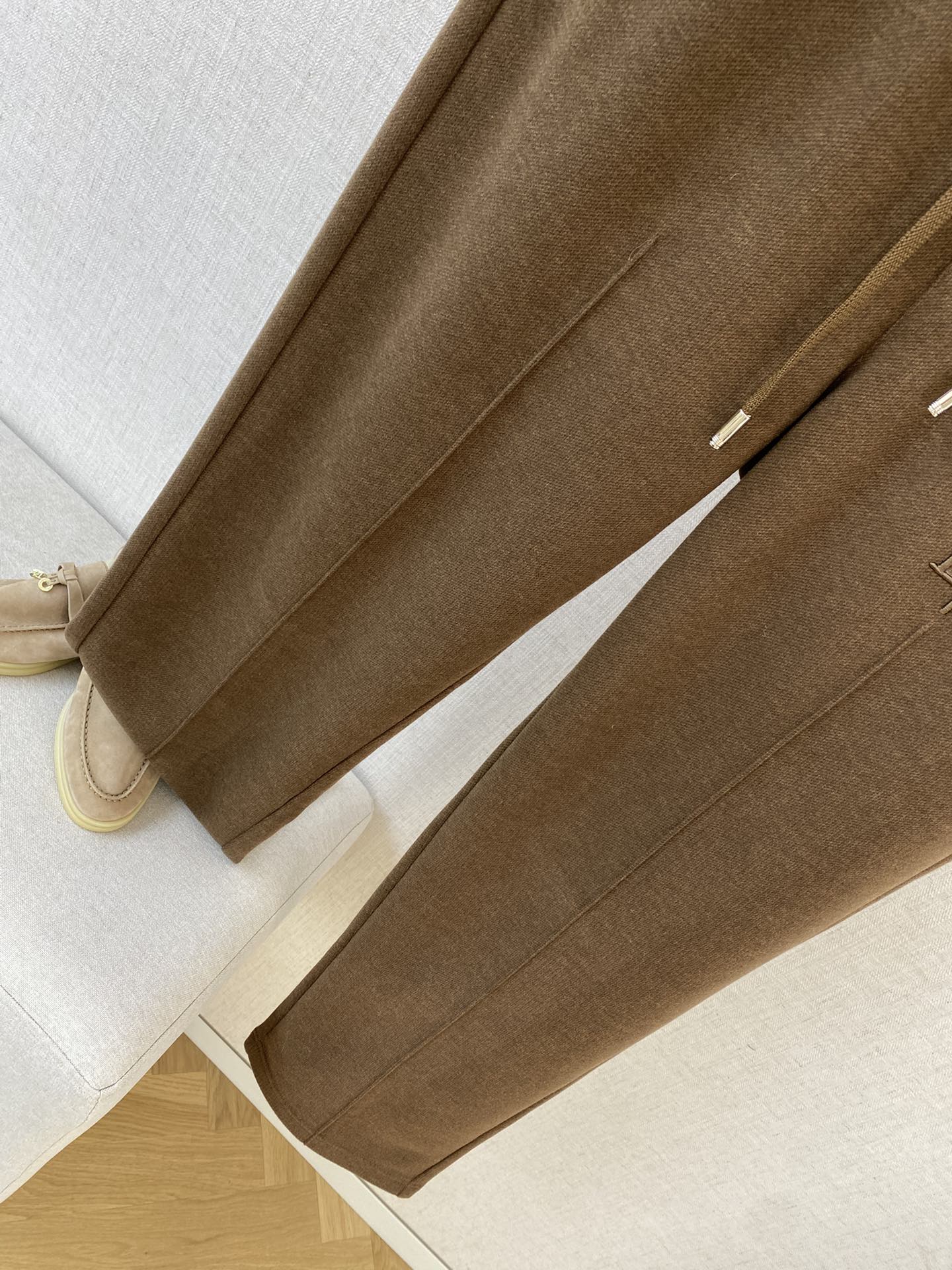 Loro Piana Braune Herren Sweatpants mit Kordelzug und Sticklogo
