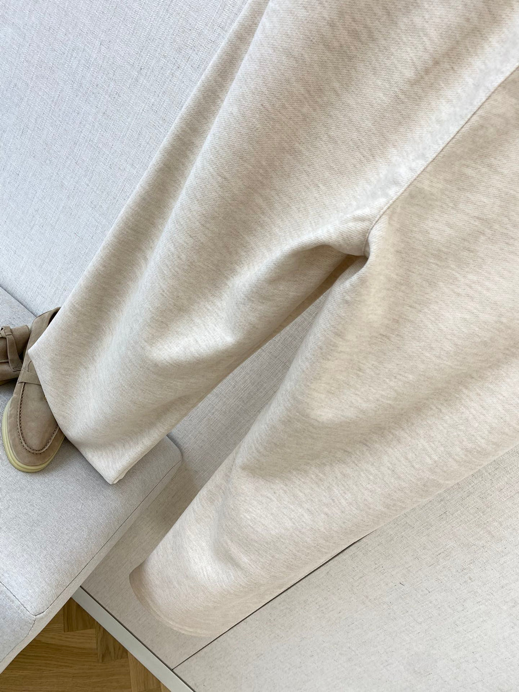 Loro Piana Beige Herren Sweatpants mit vertikaler Naht und ILP-Sticklogo