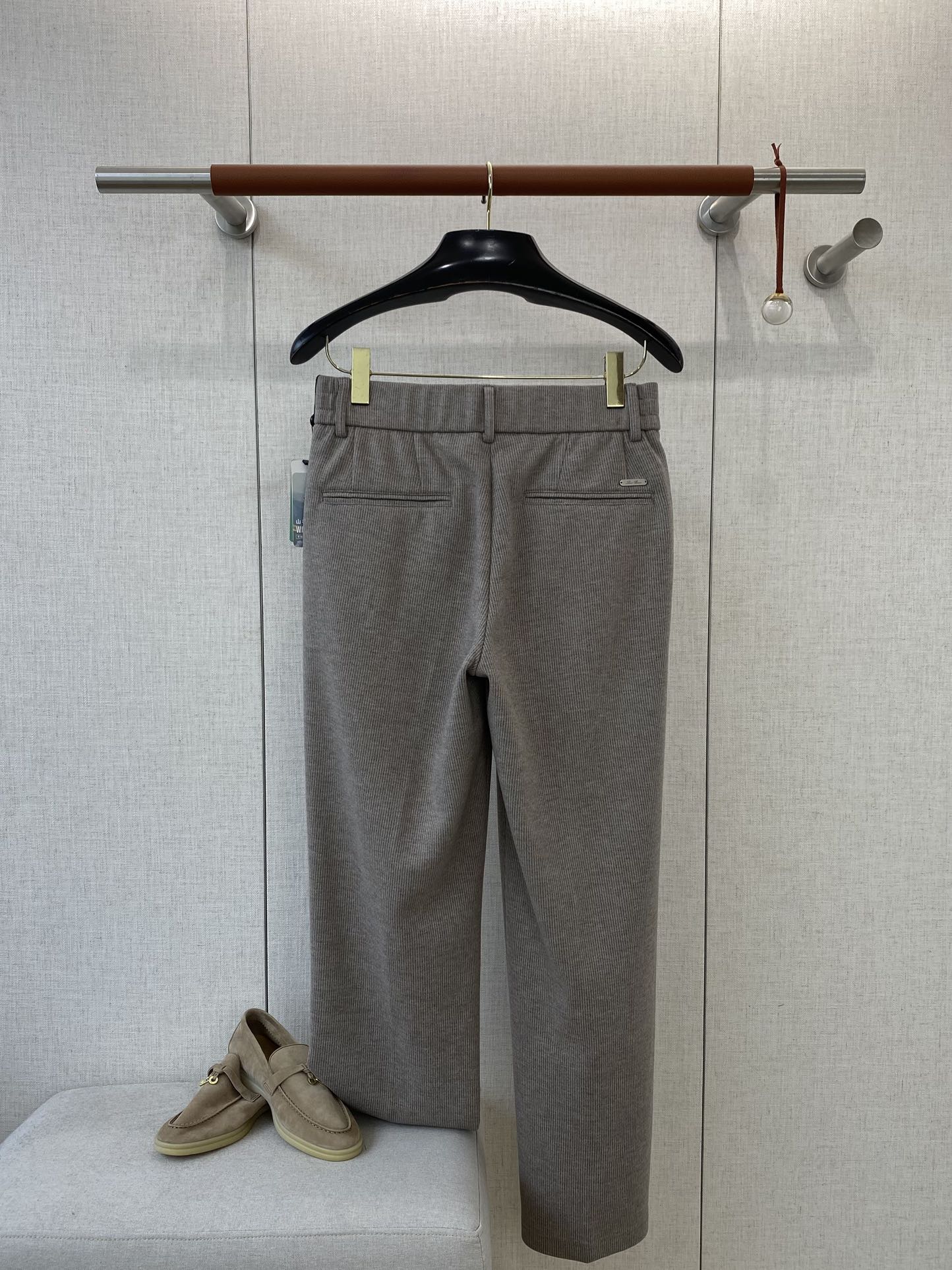 Loro Piana Graue Herren Stoffhose mit Gürtelschlaufen und Paspeltaschen