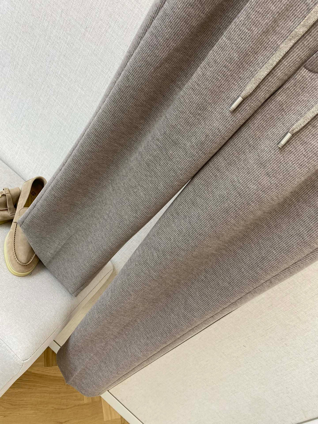 Loro Piana Graue Herren Stoffhose mit Gürtelschlaufen und Paspeltaschen