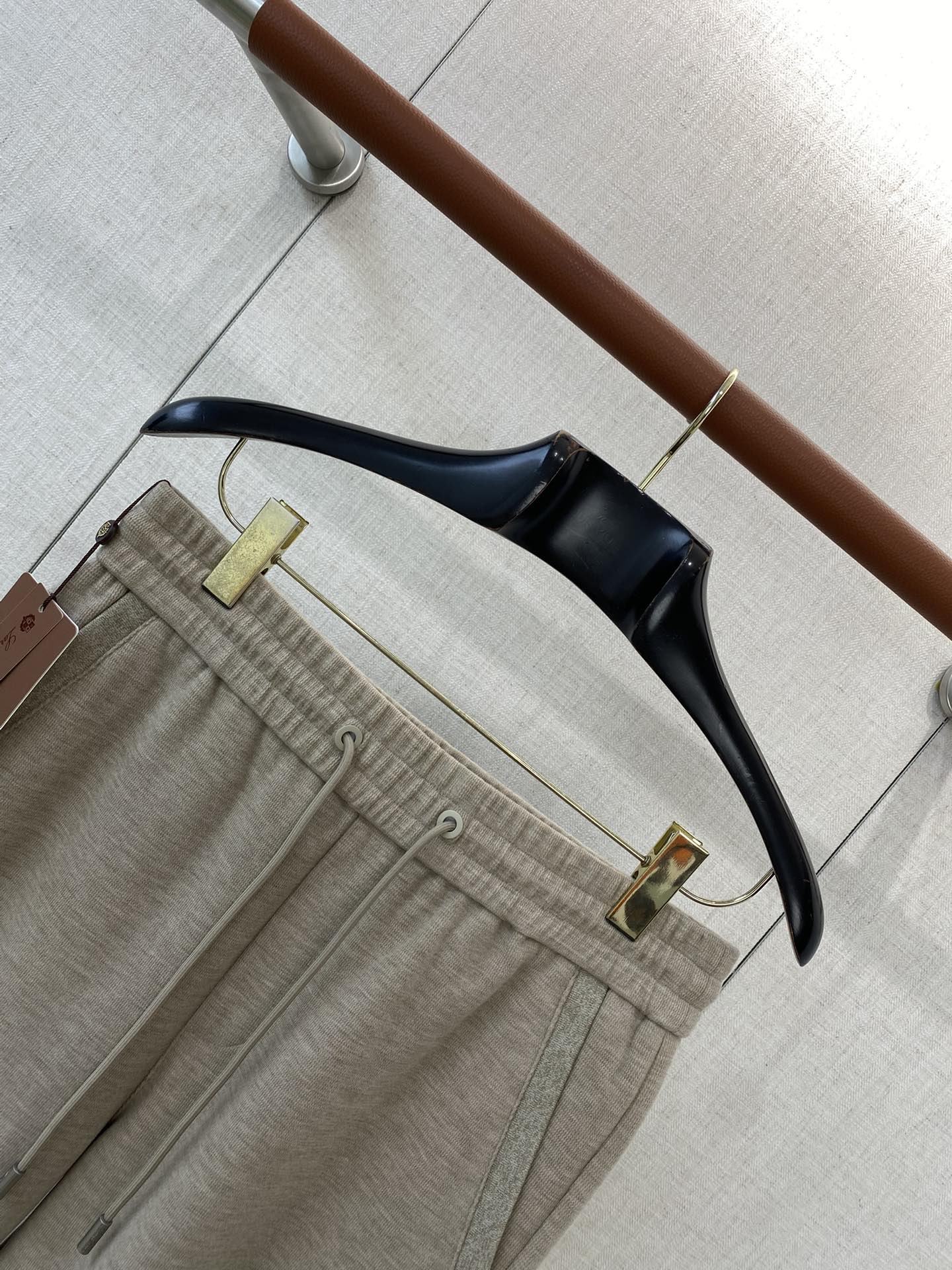 Loro Piana Beige Herren Sweatpants mit Kordelzug und Seitentaschen