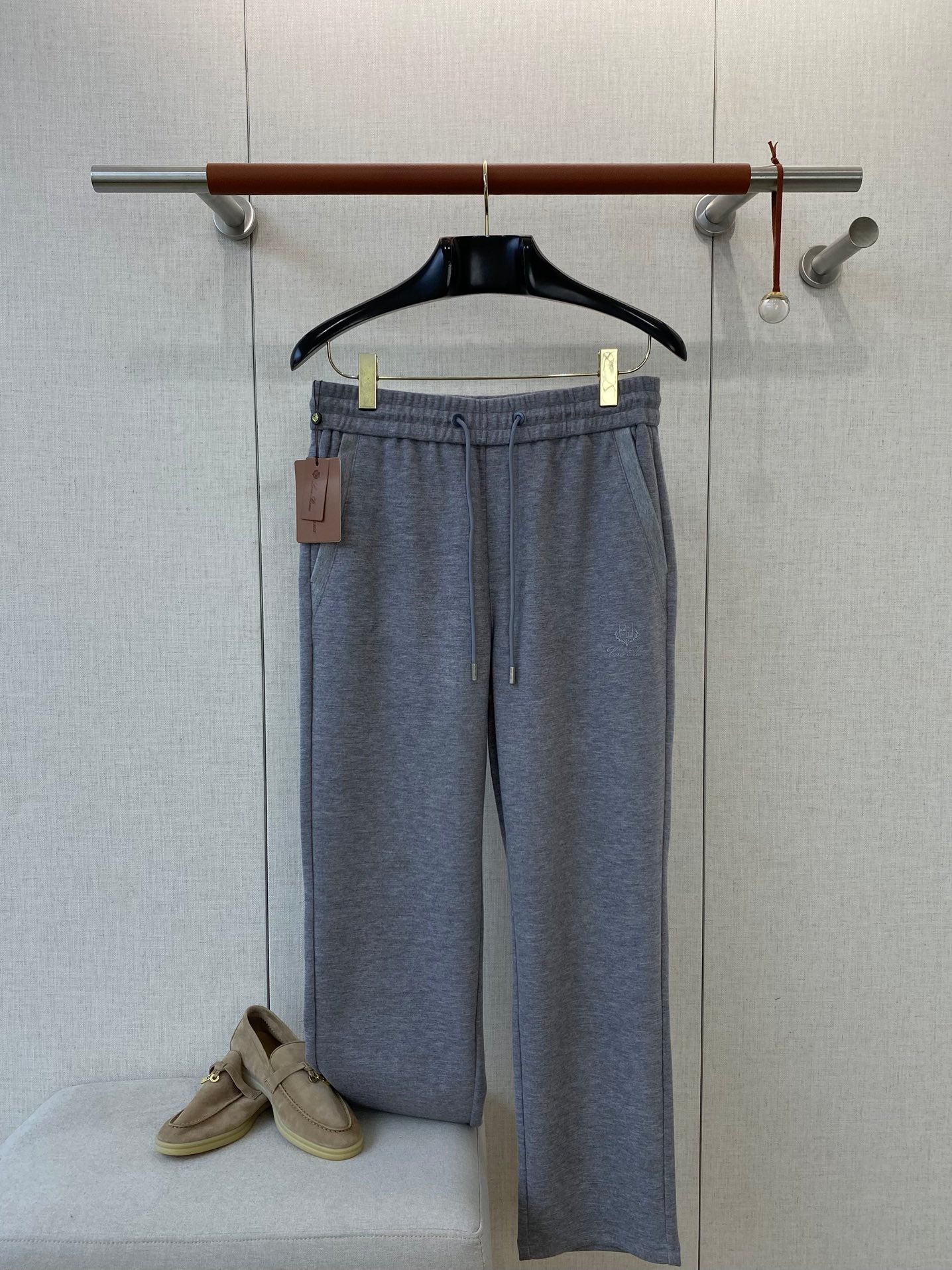 Loro Piana Graue Herren Sweatpants mit Kordelzug und Sticklogo