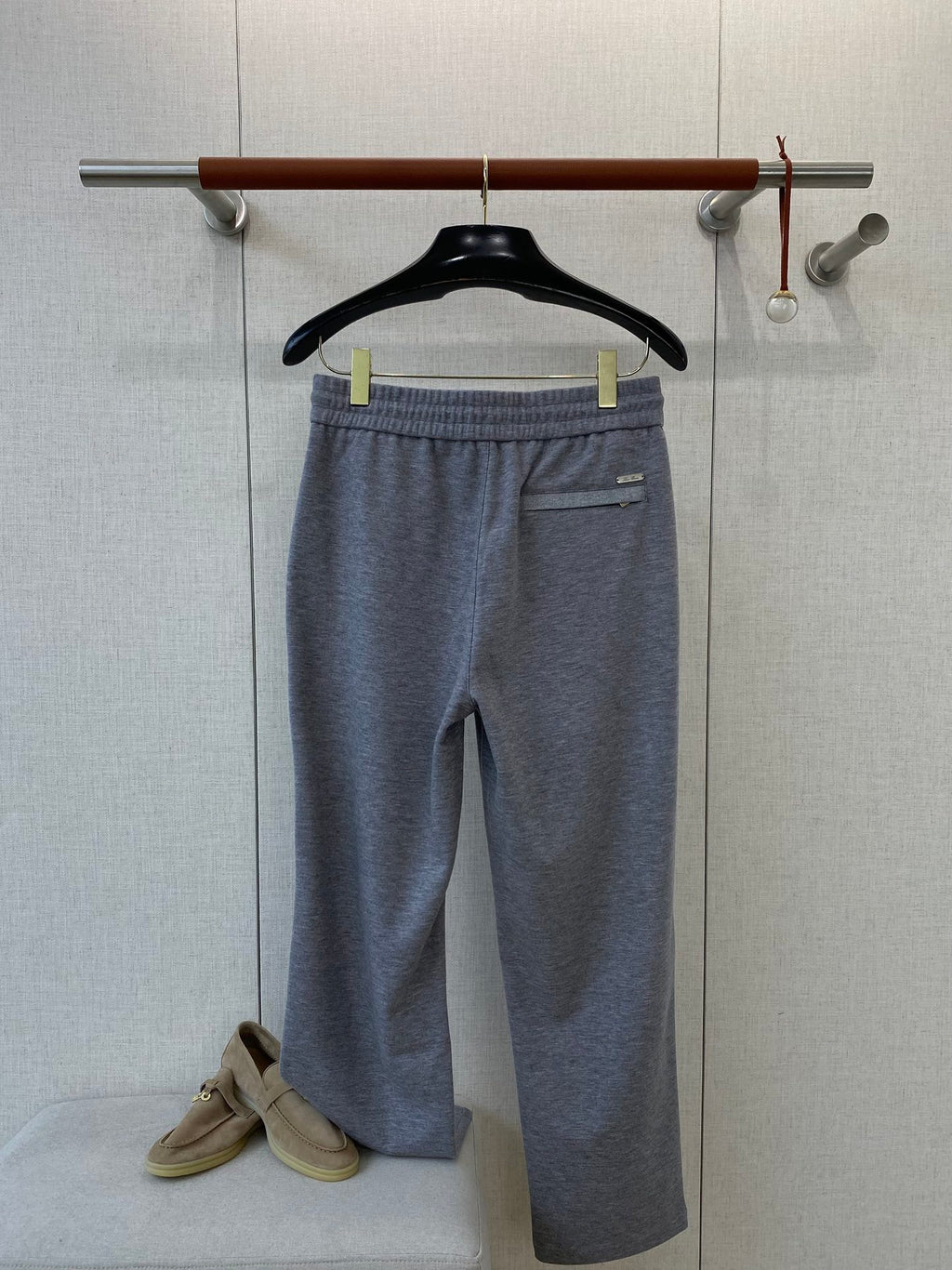 Loro Piana Graue Herren Sweatpants mit Kordelzug und Sticklogo