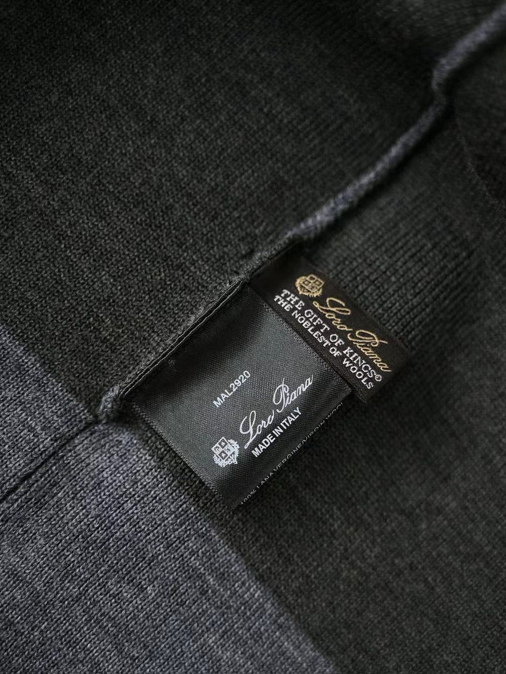 Loro Piana “The Gift of Kings®” Mütze in Grau – Luxuriöse extrafeine Merinowolle+
