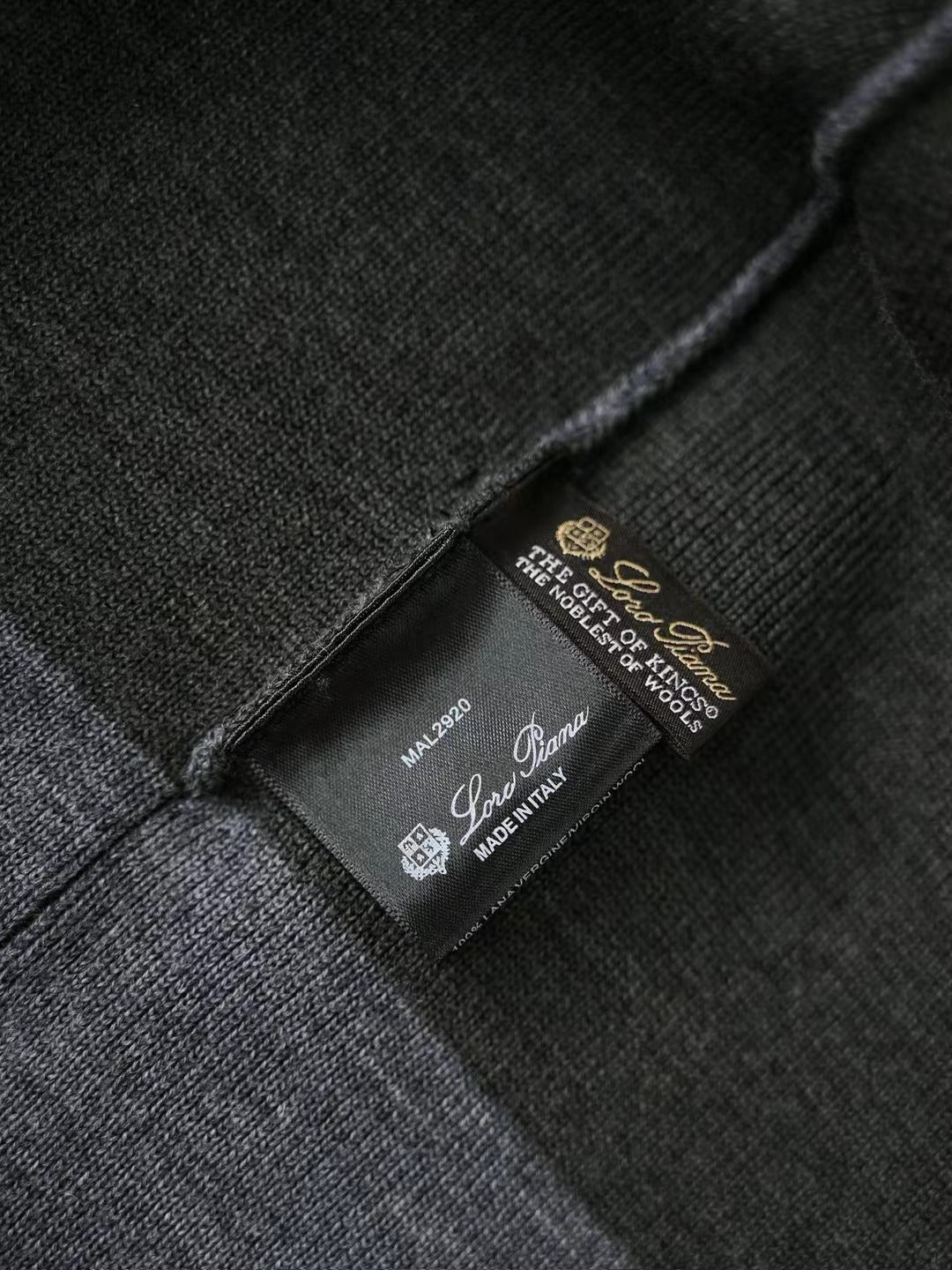 Loro Piana “The Gift of Kings®” Mütze in Grau – Luxuriöse extrafeine Merinowolle+
