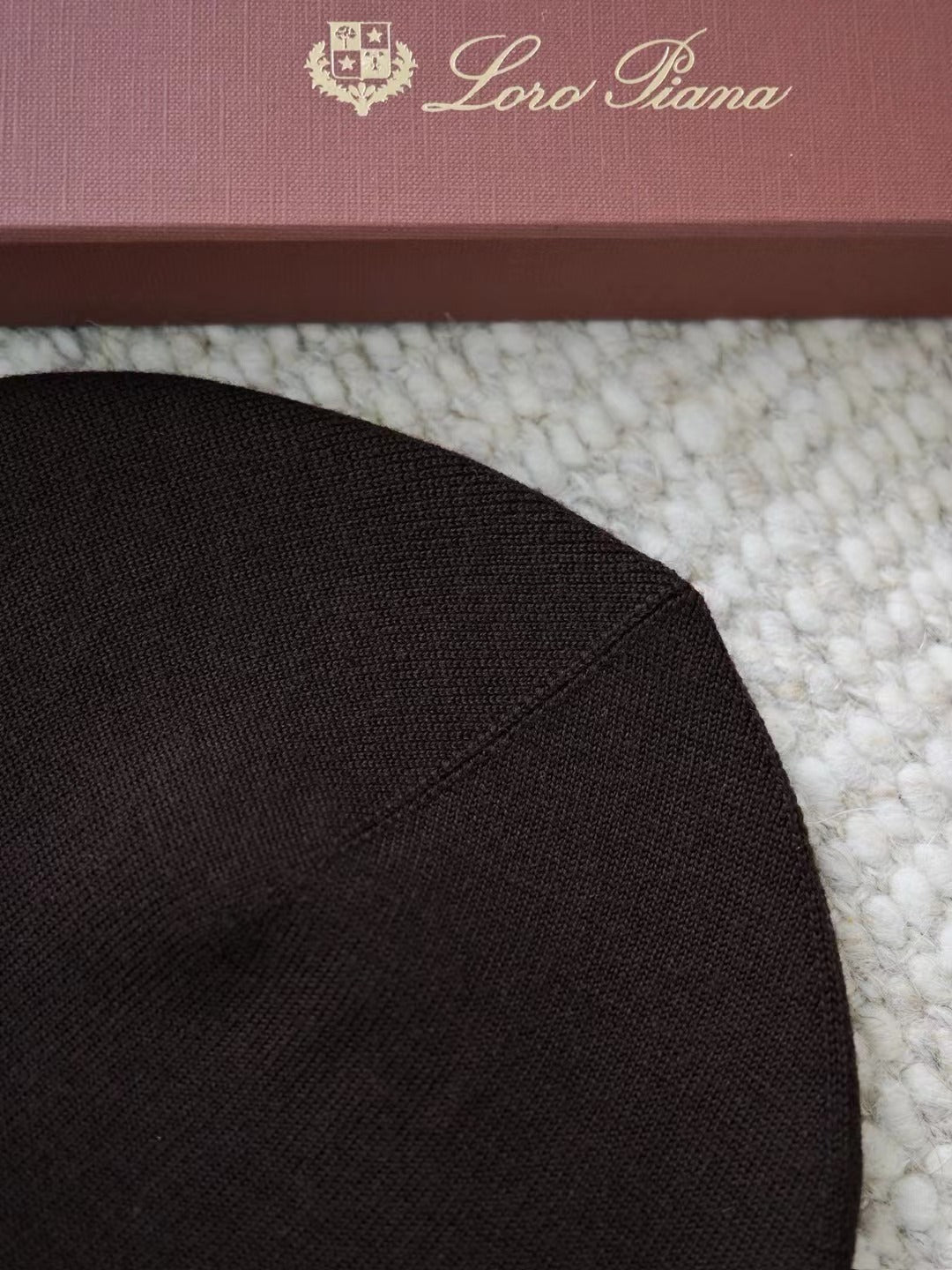 Loro Piana “The Gift of Kings®” Mütze in Dunkelbraun – Exklusive extrafeine Merinowolle