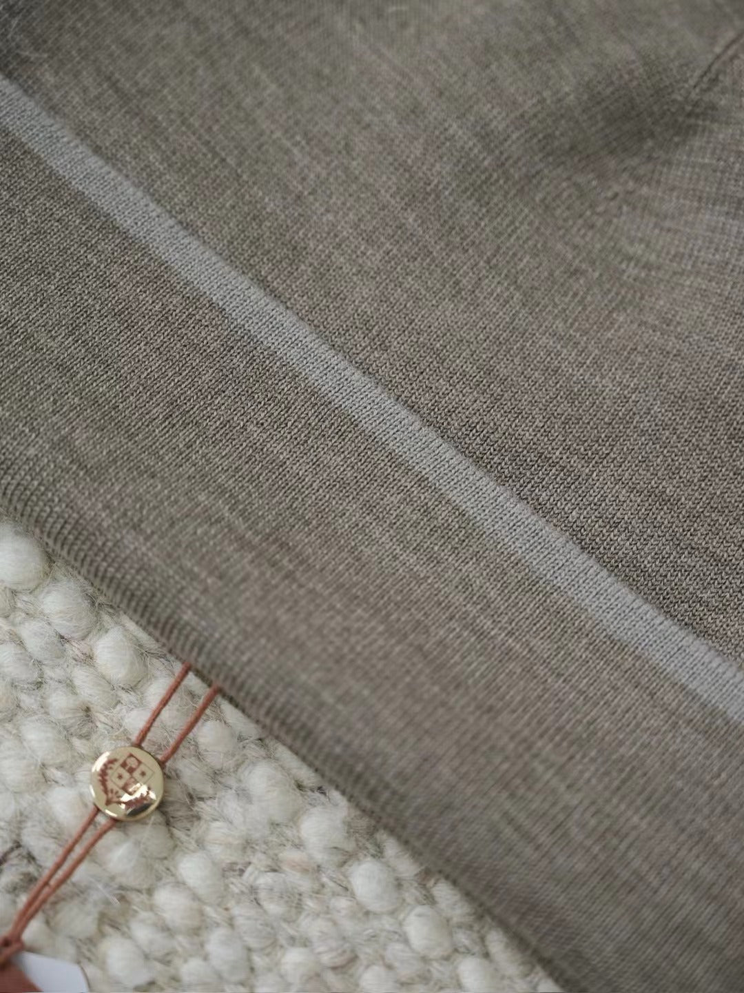 Loro Piana The Gift of Kings® Feinstrick-Mütze in Taupe