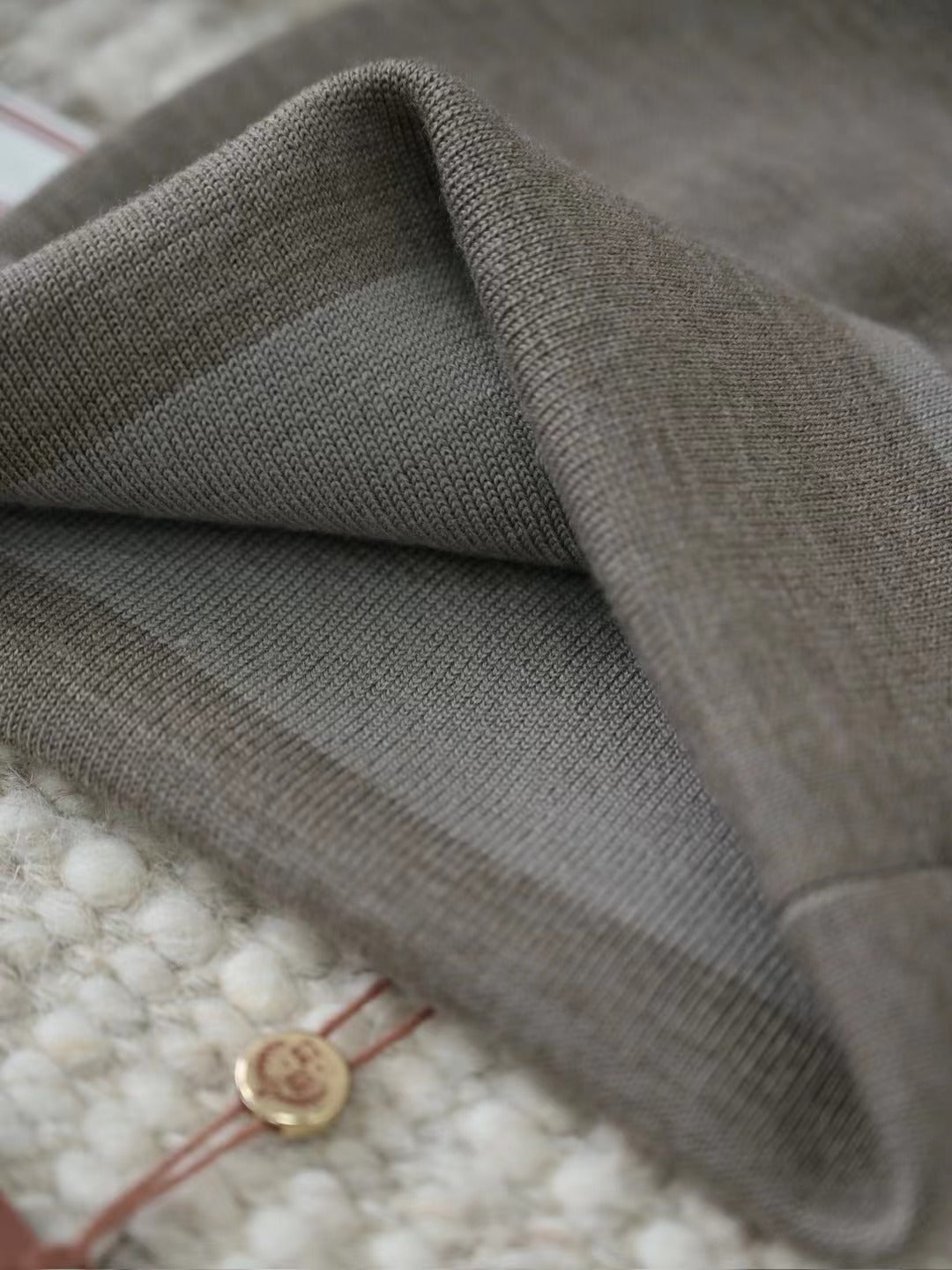 Loro Piana The Gift of Kings® Feinstrick-Mütze in Taupe