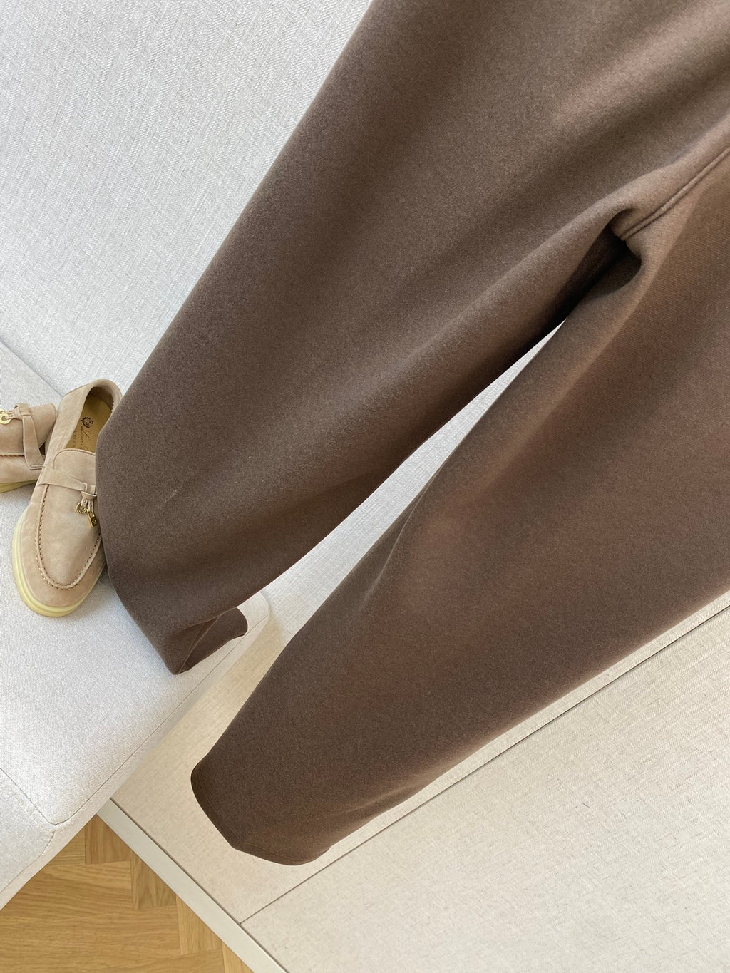 Loro Piana Dunkelbraune Herren Hose mit Sticklogo und Tunnelzug aus Baumwollmix
