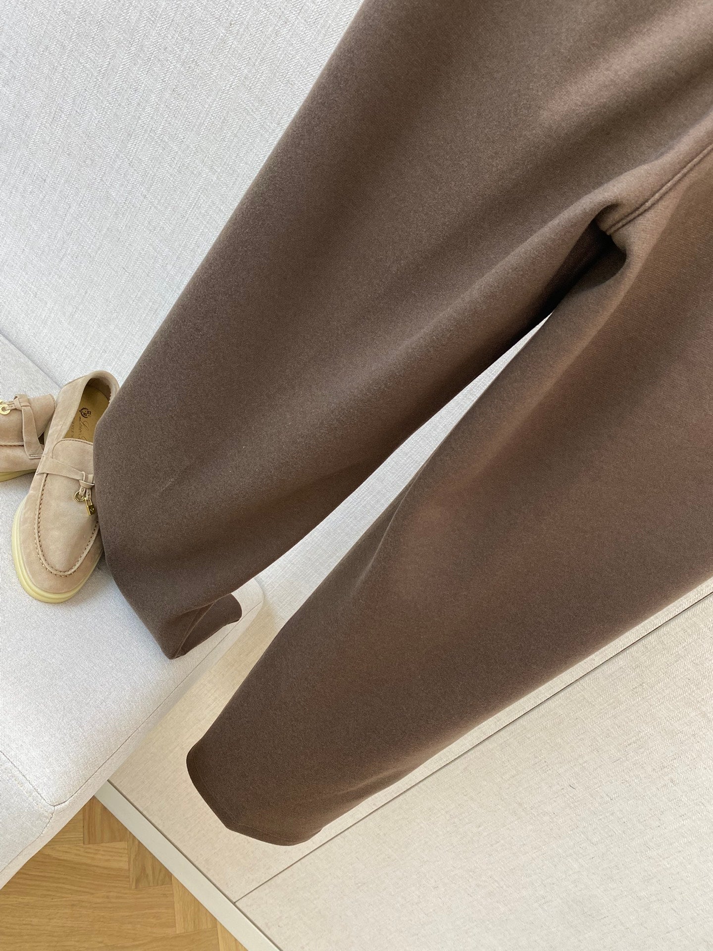Loro Piana Dunkelbraune Herren Hose mit Sticklogo und Tunnelzug aus Baumwollmix