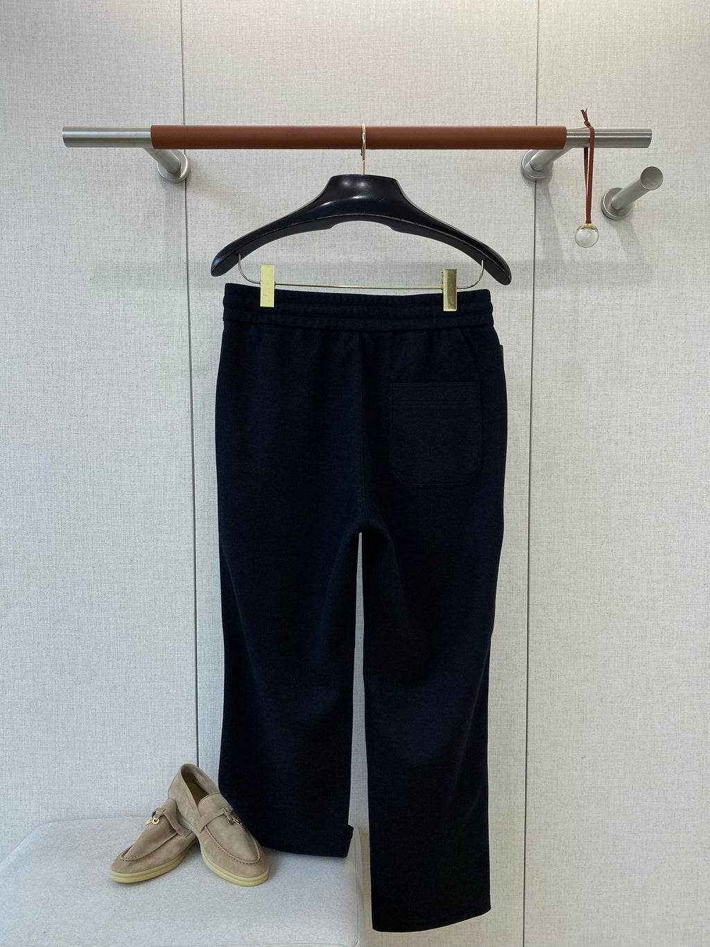 Loro Piana Schwarze Herren Freizeithose aus weichem Material mit Tunnelzug