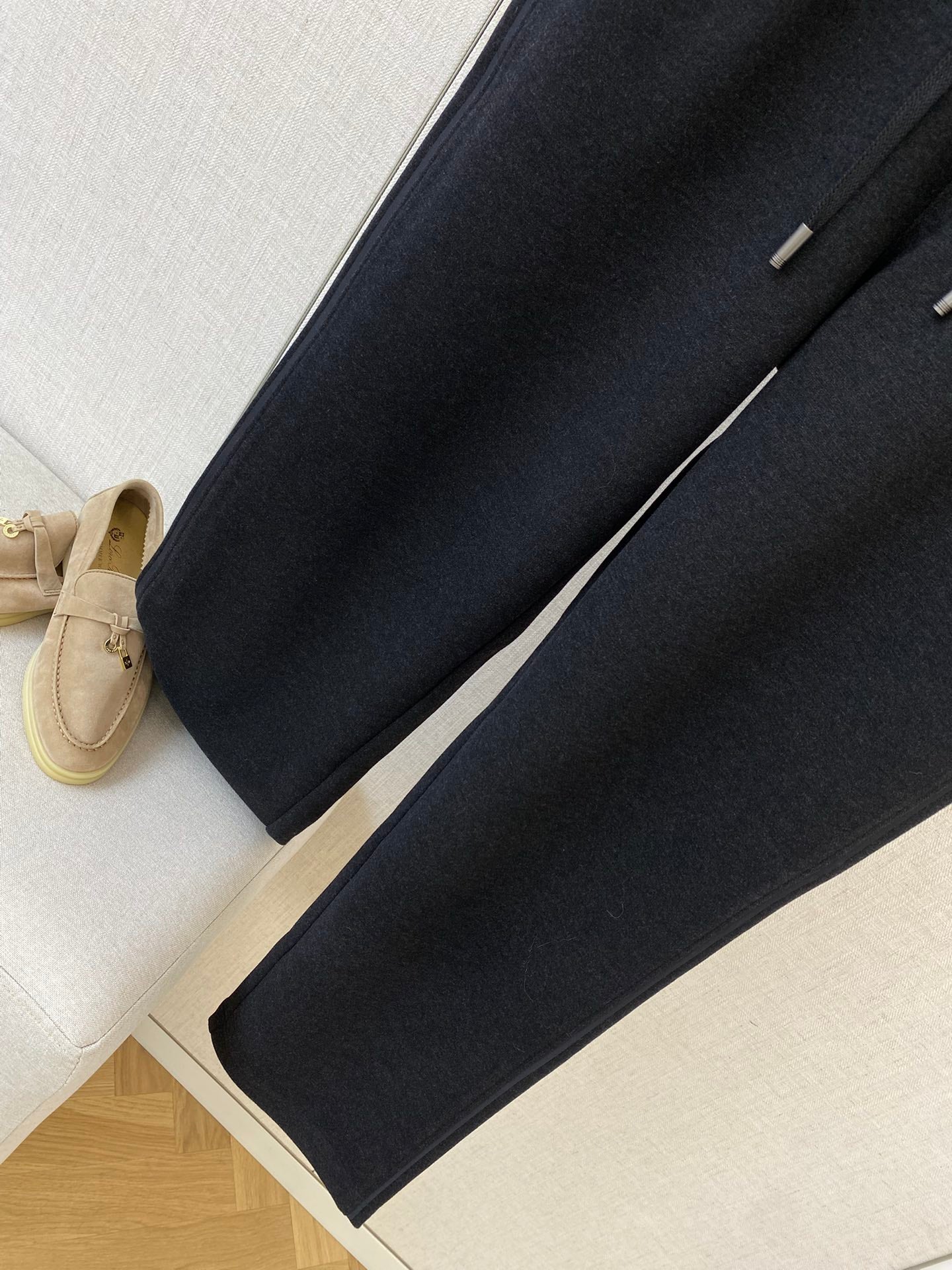 Loro Piana Schwarze Herren Freizeithose aus weichem Material mit Tunnelzug