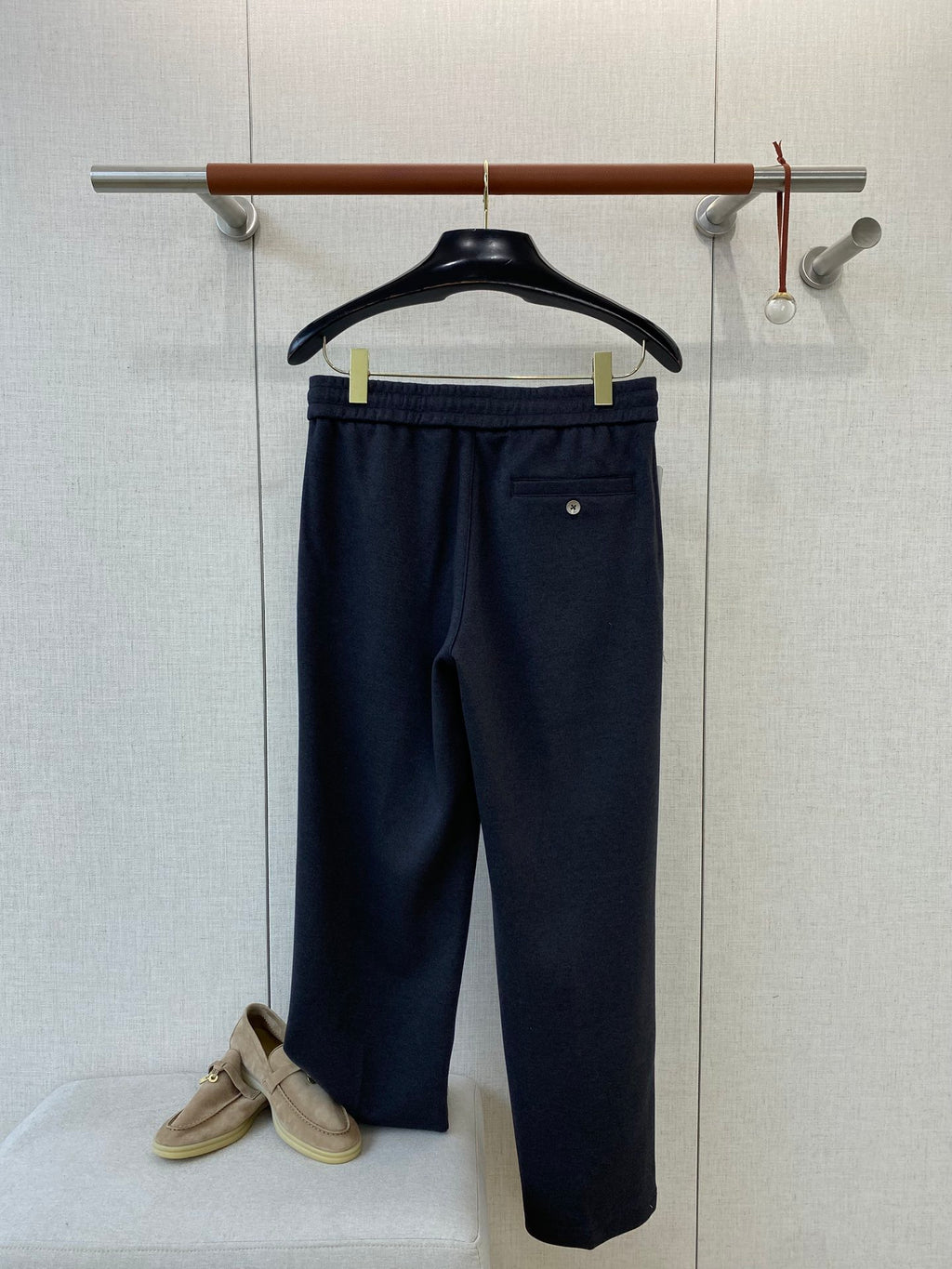 Loro Piana Luxuriöse Herren Jogginghose aus navyblauem Baumwollmix für den Winter