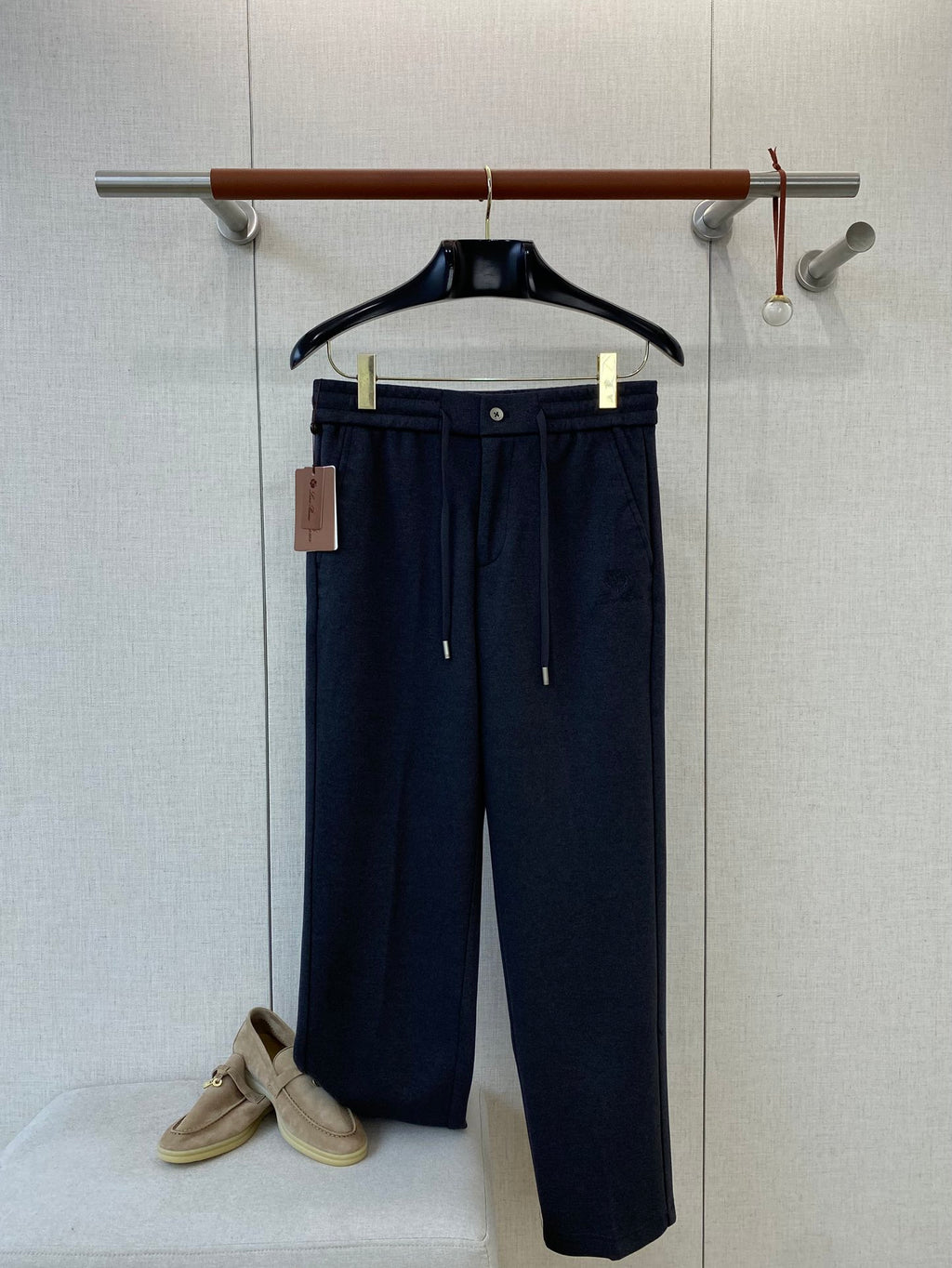 Loro Piana Luxuriöse Herren Jogginghose aus navyblauem Baumwollmix für den Winter