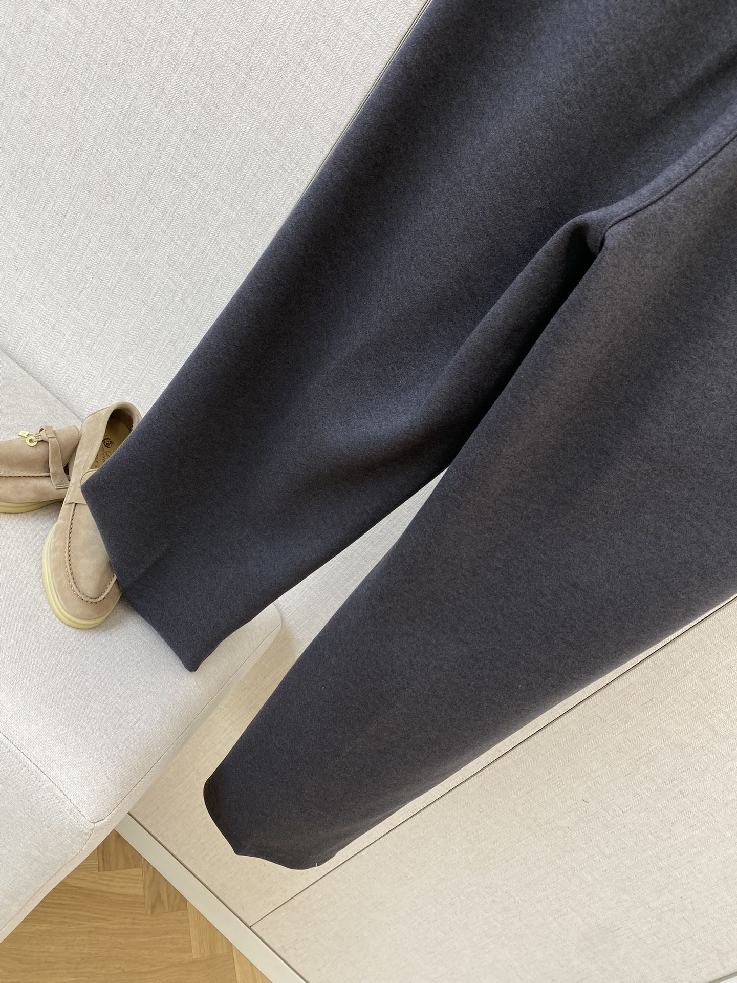 Loro Piana Luxuriöse Herren Jogginghose aus navyblauem Baumwollmix für den Winter