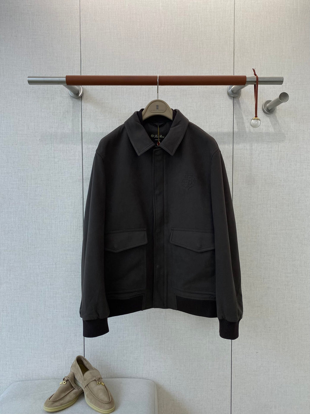 Loro Piana Dunkelgraue Jacke aus Techno-Gewebe mit aufgesetzten Taschen