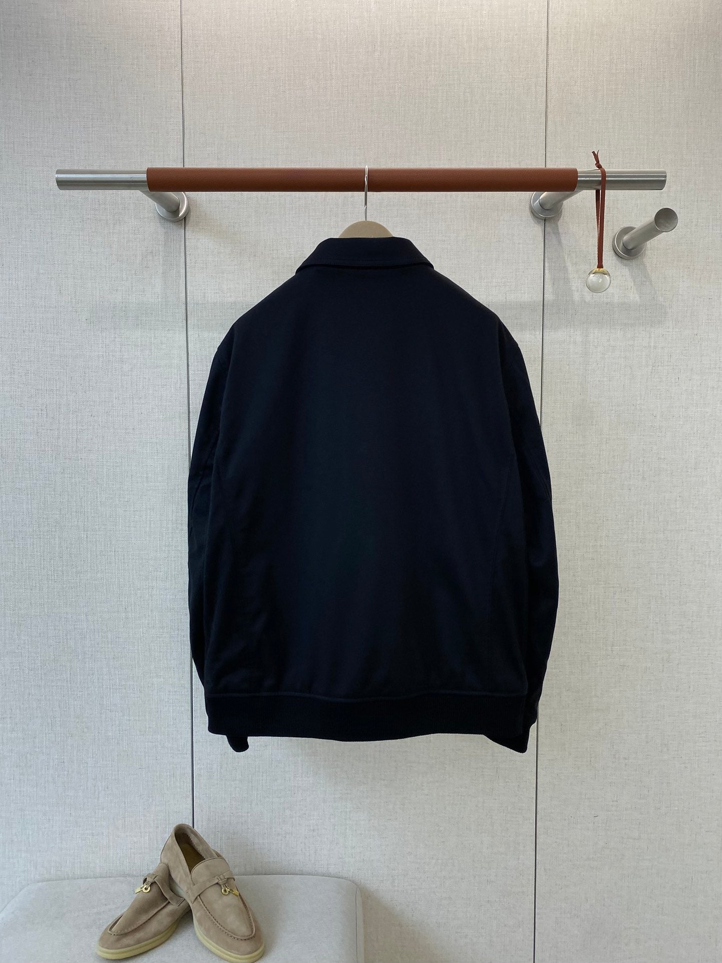 Loro Piana Dunkelblaue Jacke aus Techno-Gewebe mit aufgesetzten Taschen