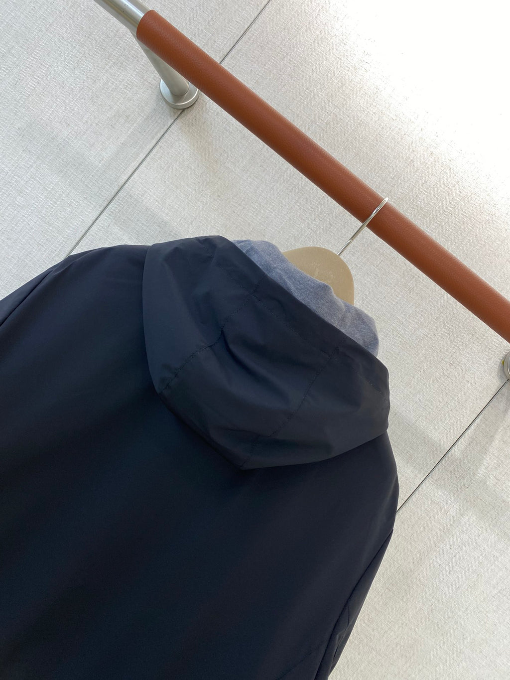 ZEGNA Herren-Kapuzenjacke mit Zipper Dunkelgrau mit Kontrastfutter