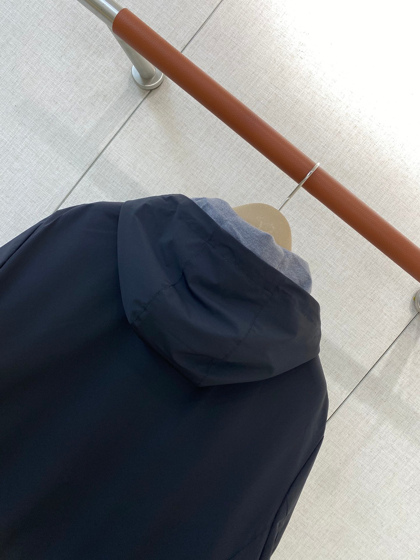 ZEGNA Herren-Kapuzenjacke mit Zipper Dunkelgrau mit Kontrastfutter