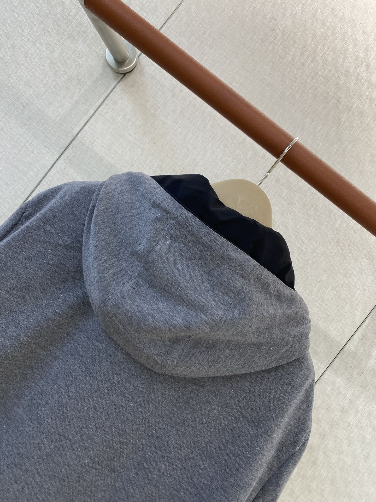 ZEGNA Herren-Kapuzenjacke mit Zipper Dunkelgrau mit Kontrastfutter