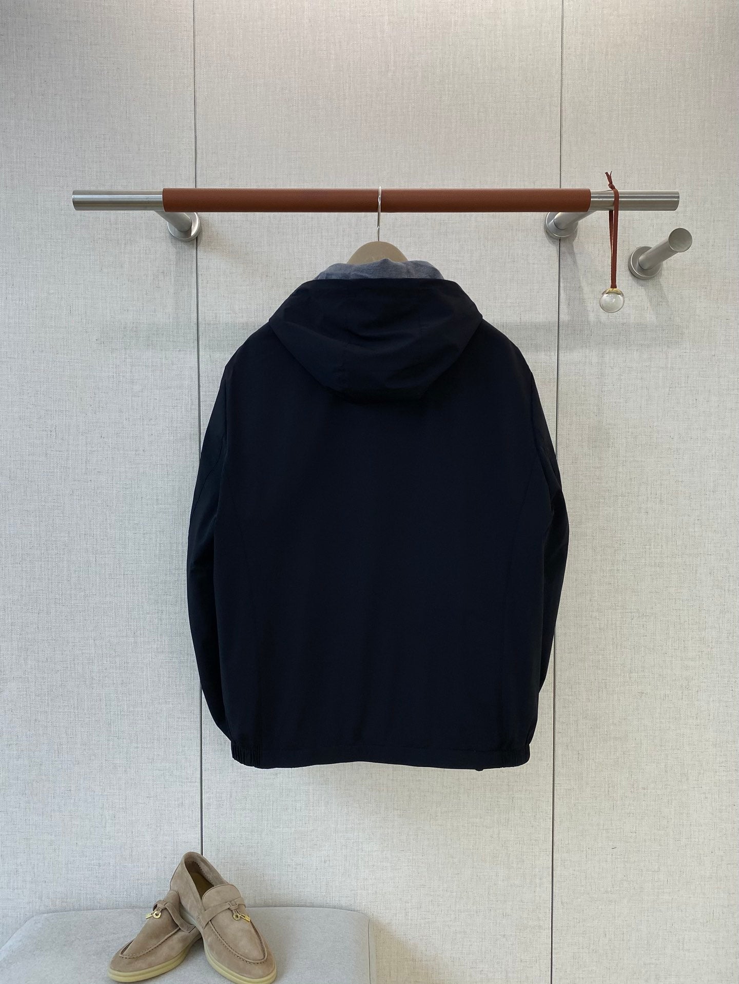ZEGNA Herren-Kapuzenjacke mit Zipper Dunkelgrau mit Kontrastfutter