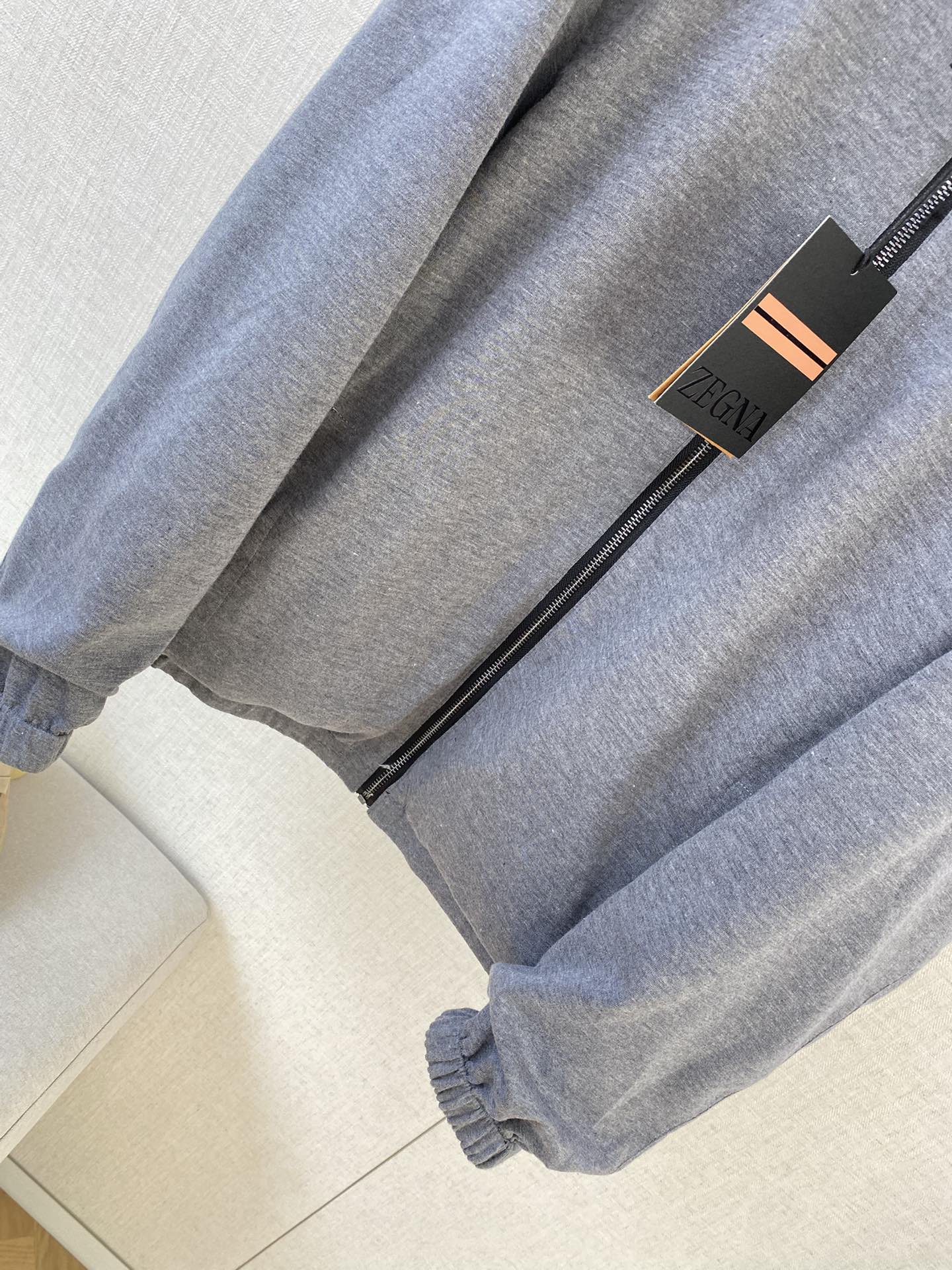 ZEGNA Herren-Kapuzenjacke mit Zipper Dunkelgrau mit Kontrastfutter