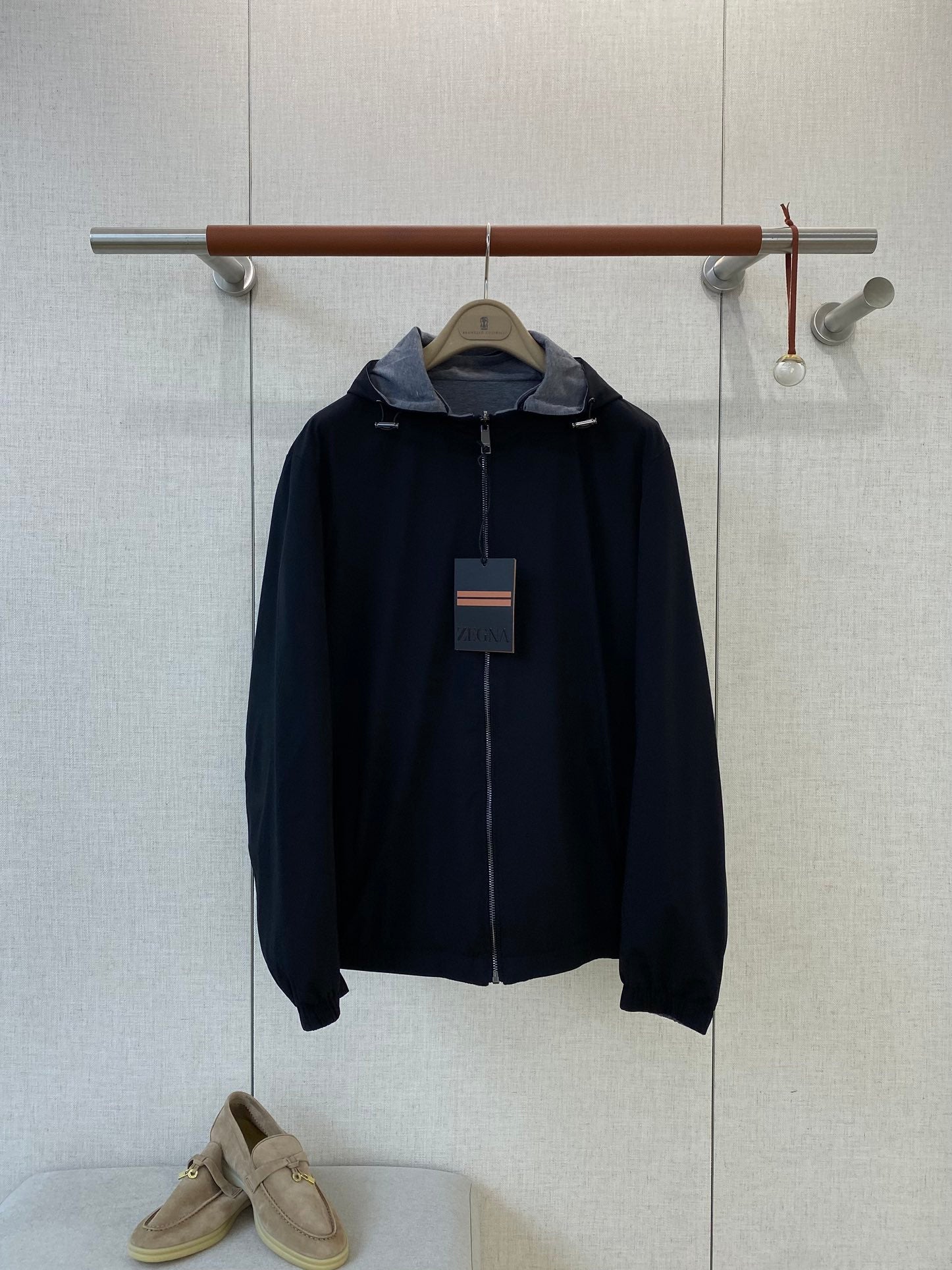 ZEGNA Herren-Kapuzenjacke mit Zipper Dunkelgrau mit Kontrastfutter