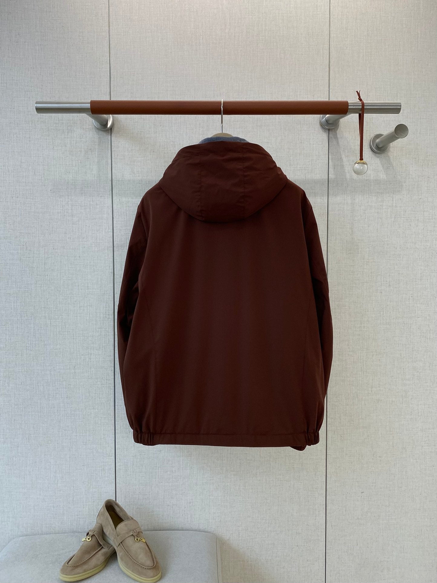ZEGNA Herren-Kapuzenjacke mit Zipper Braun mit Kontrastfutter in Blau