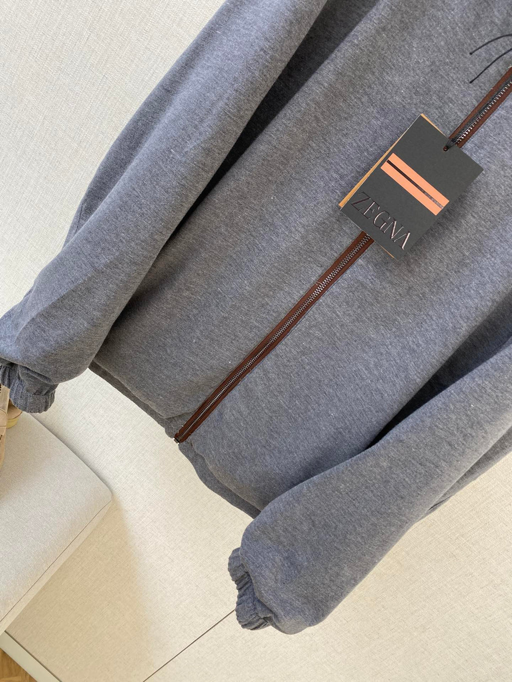 ZEGNA Herren-Kapuzenjacke mit Zipper Braun mit Kontrastfutter in Blau