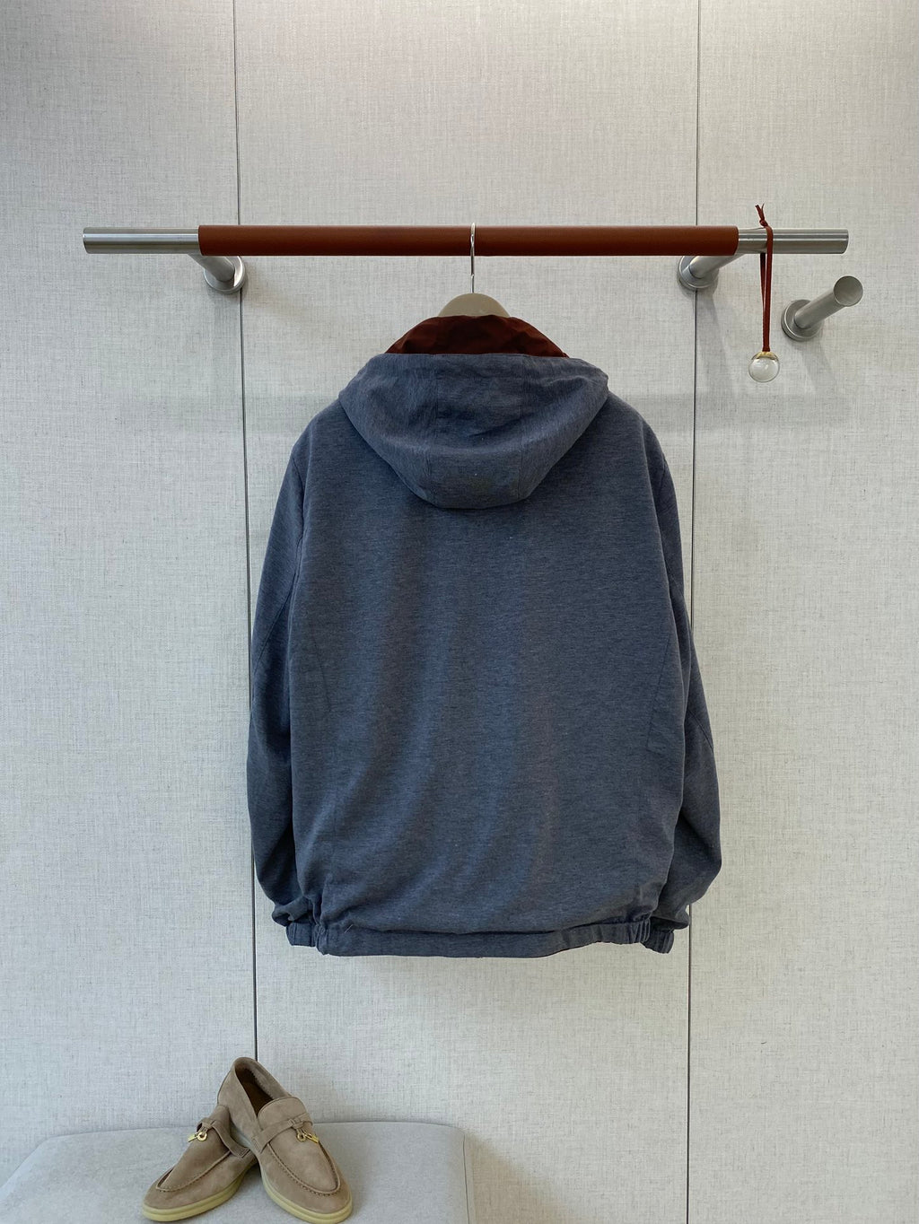 ZEGNA Herren-Kapuzenjacke mit Zipper Braun mit Kontrastfutter in Blau