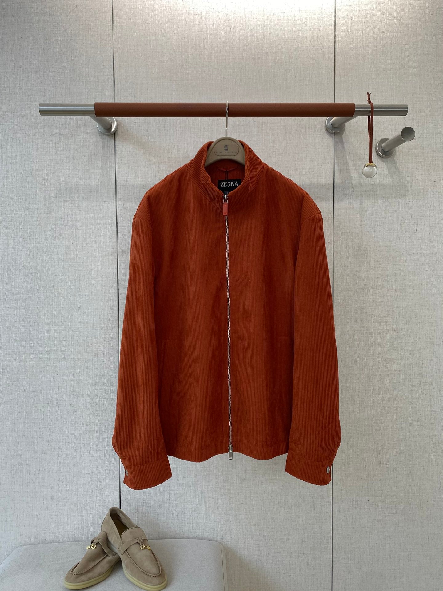 ZEGNA Herren-Cordjacke mit Zipper und Stehkragen Rostbraun