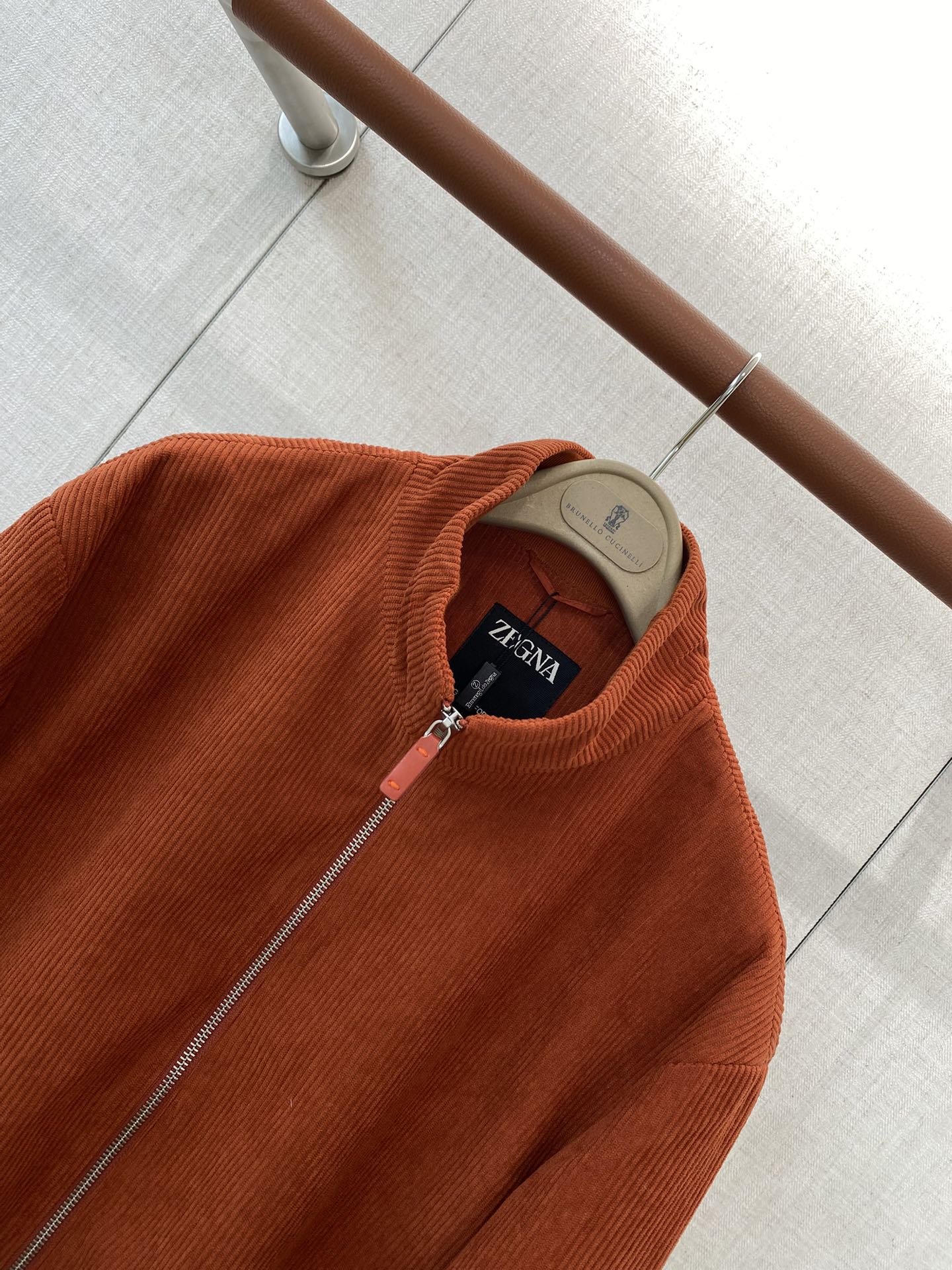 ZEGNA Herren-Cordjacke mit Zipper und Stehkragen Rostbraun