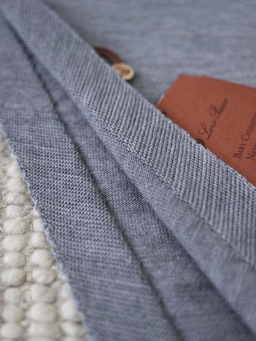 Loro Piana Superfine Cashmere Schal in Hellgrau