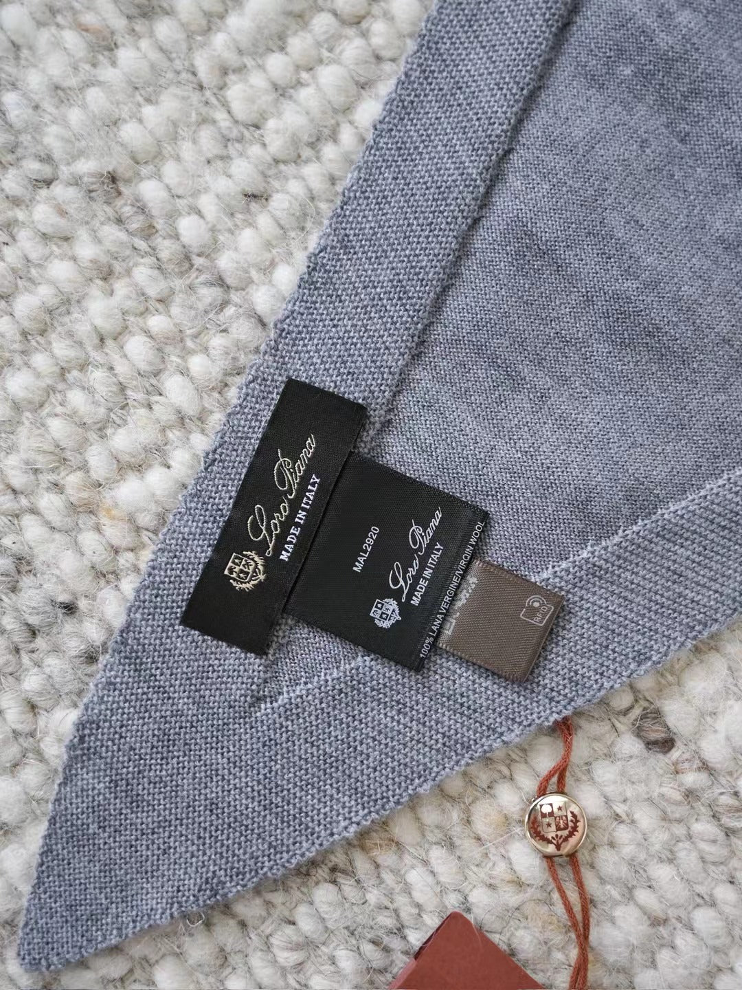 Loro Piana Superfine Cashmere Schal in Hellgrau