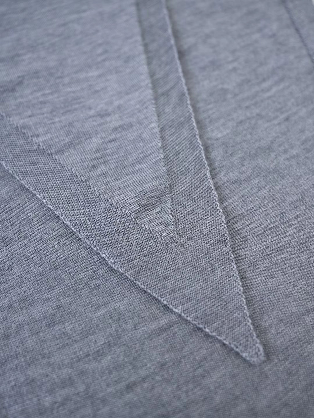 Loro Piana Superfine Cashmere Schal in Hellgrau