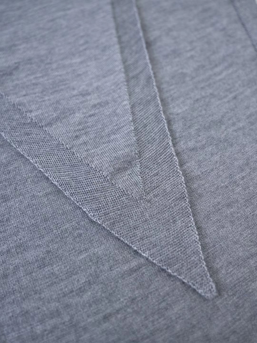 Loro Piana Superfine Cashmere Schal in Hellgrau