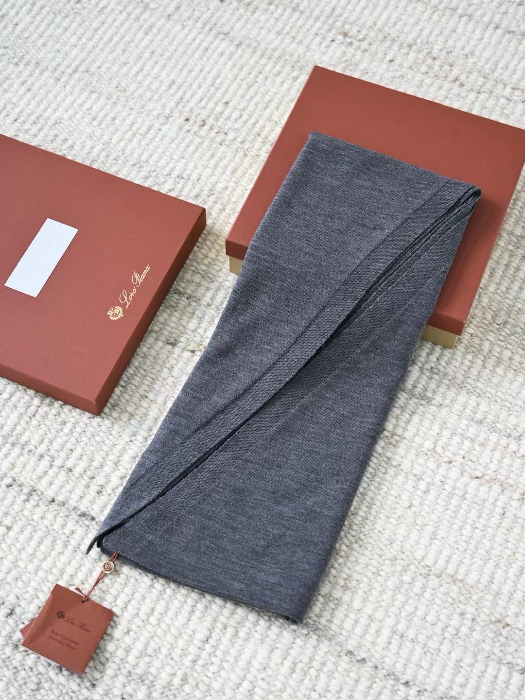 Loro Piana Superfine Cashmere Schal in Dunkelgrau