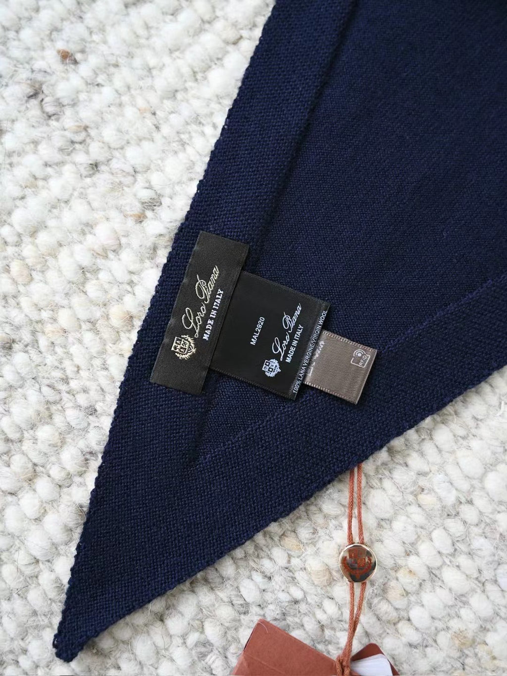 Loro Piana – Superfine Cashmere Schal in Dunkelblau