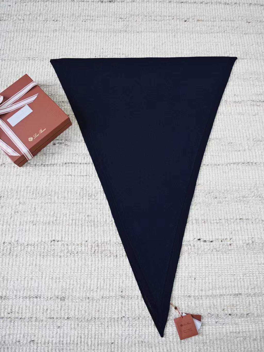 Loro Piana – Superfine Cashmere Schal in Dunkelblau