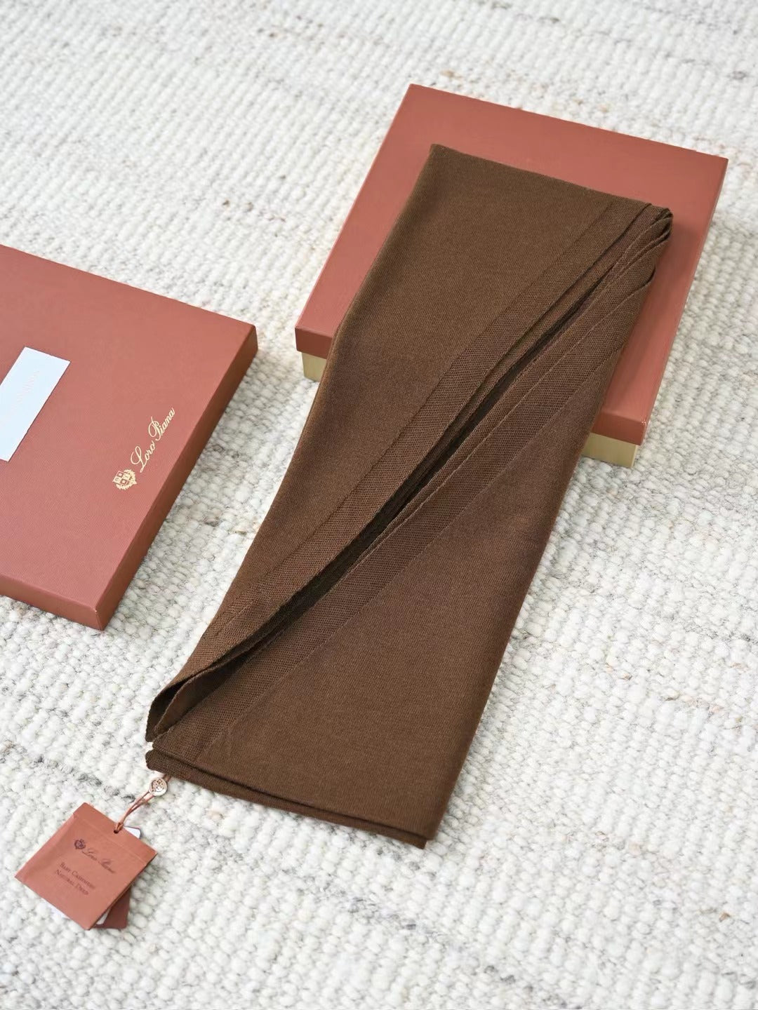 Loro Piana Superfine Cashmere Schal in Mittelbraun