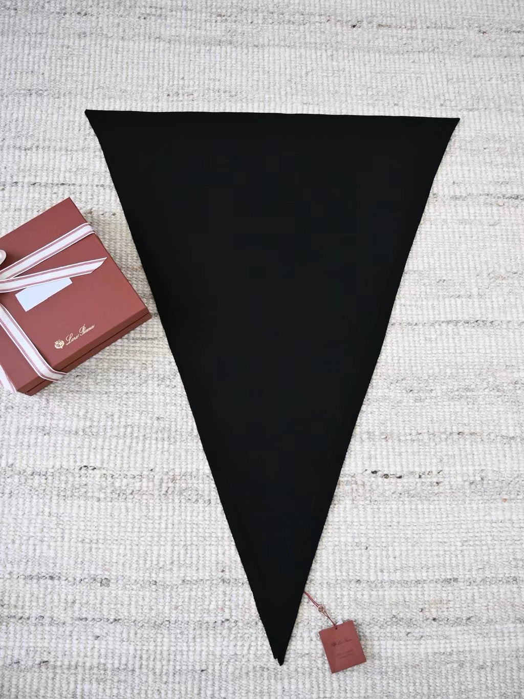 Loro Piana Superfine Cashmere Schal in Schwarz