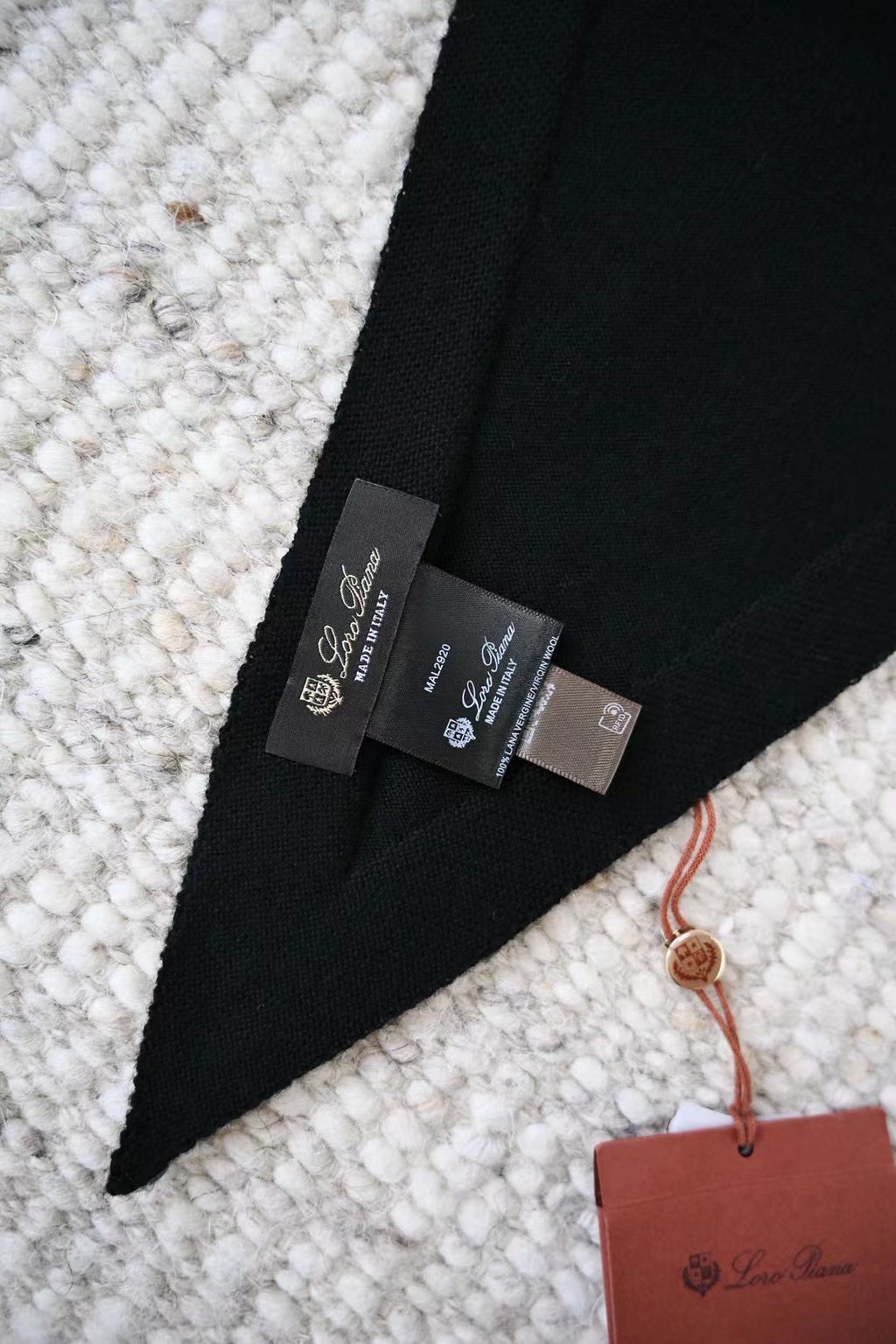 Loro Piana Superfine Cashmere Schal in Schwarz