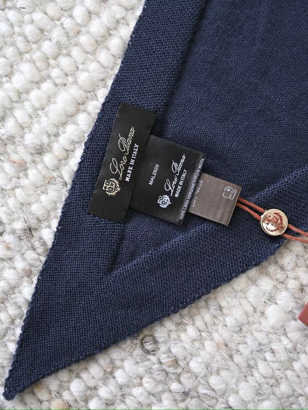 Loro Piana Superfine Cashmere Schal in Marineblau