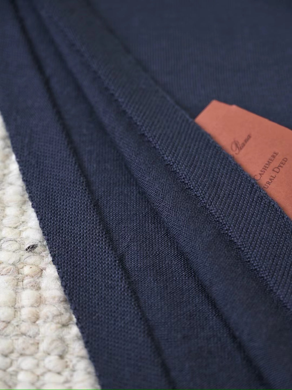 Loro Piana Superfine Cashmere Schal in Marineblau
